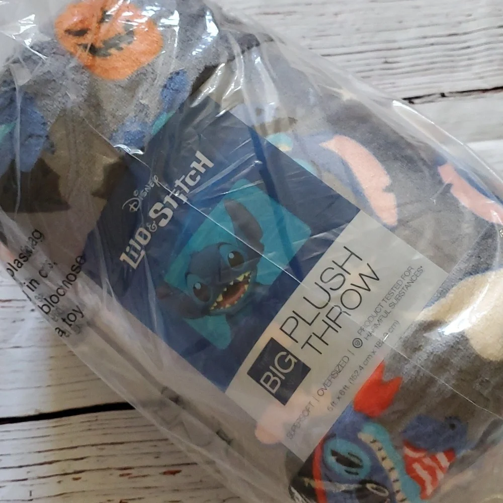 🆕️ DISNEY HALLOWEEN STITCH OVERSIZED PLUSH THROW 💙